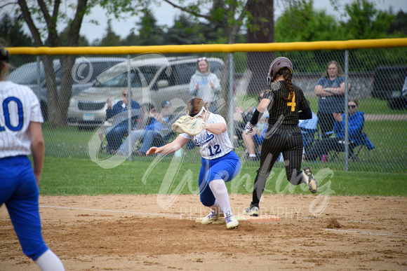 PANTHER SOFTBALL VS NEW YORK MILLS - SECTIONS_20240520_00017