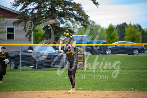 PANTHER SOFTBALL VS NEW YORK MILLS - SECTIONS_20240520_00008