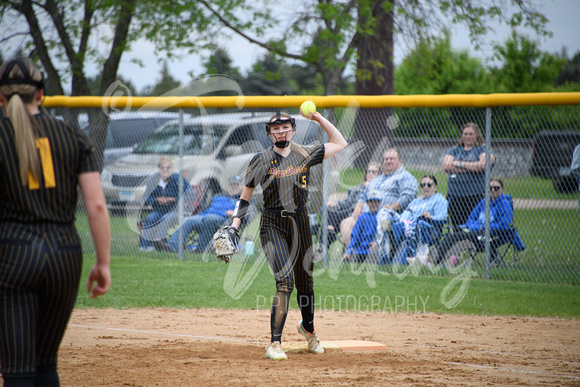 PANTHER SOFTBALL VS NEW YORK MILLS - SECTIONS_20240520_00022