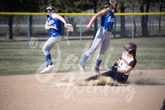 PANTHER SOFTBALL VS NEW YORK MILLS_20210422_107775