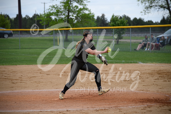 PANTHER SOFTBALL VS NEW YORK MILLS - SECTIONS_20240520_00011